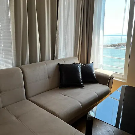 Blue Bay House بيت ضيافة 4*